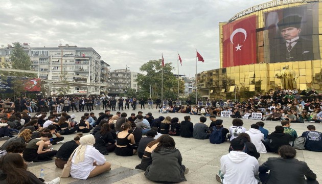 Zeren'in arkadaşları asansör kazasını protesto etti