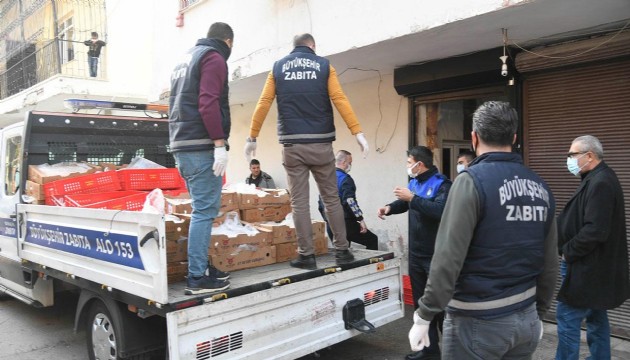 Sağlıksız 1 ton tavuk eti imha edildi