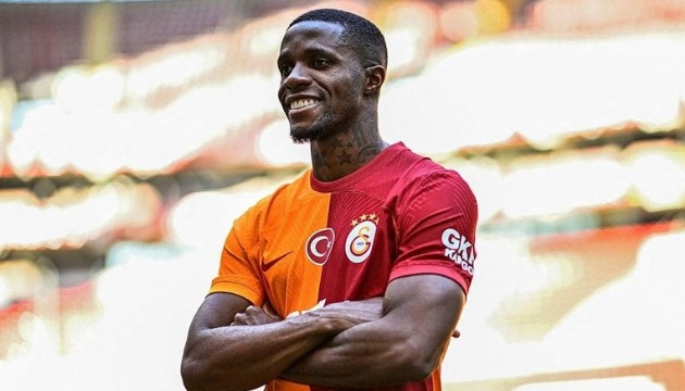 Okan Buruk'tan Wilfried Zaha kararı!