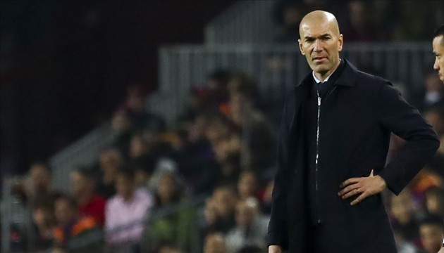 Real Madrid'de Zidane'ın koltuğu sallanıyor