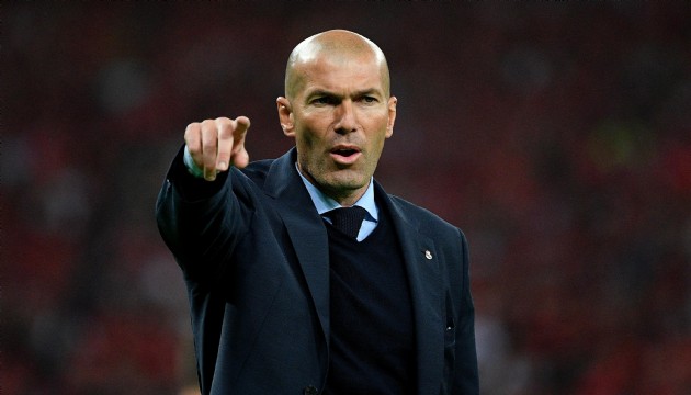 Zinedine Zidane 150 milyon euroyu elinin tersiyle itti